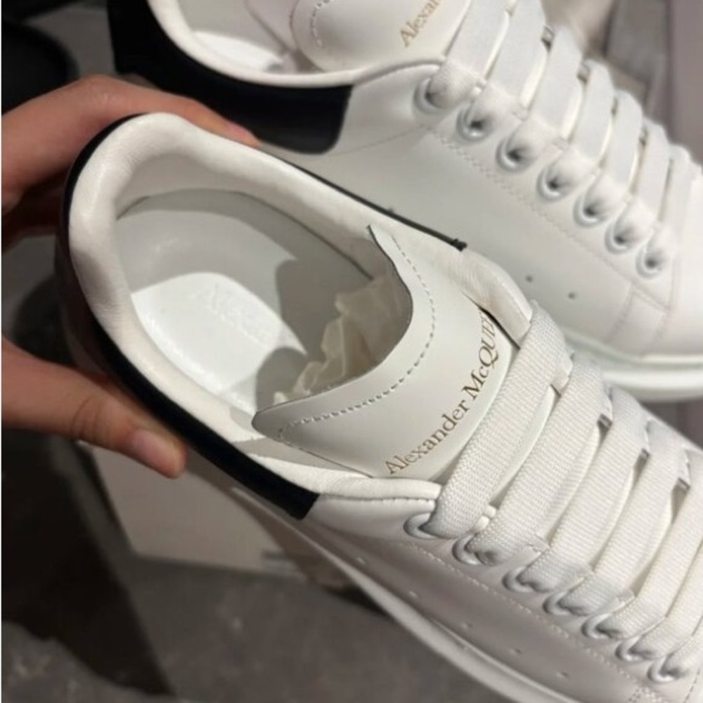 Alexander McQueen White Sneakers with Black Heel - Picture 5 of 6